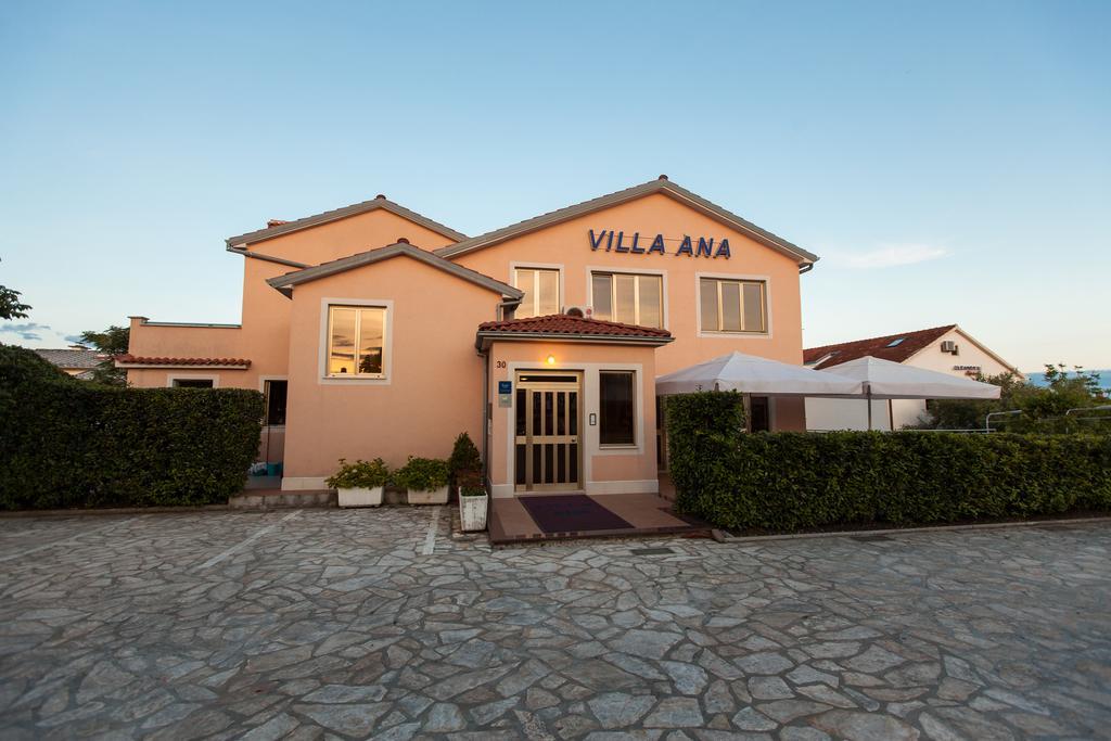 Apartments Villa Ana Krk Town Eksteriør billede