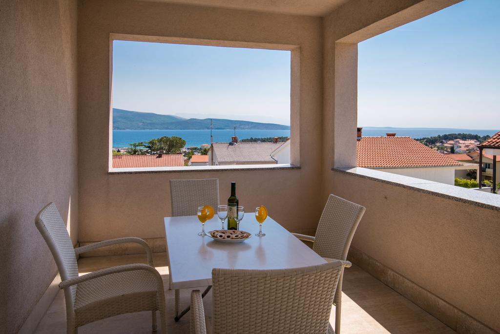 Apartments Villa Ana Krk Town Eksteriør billede