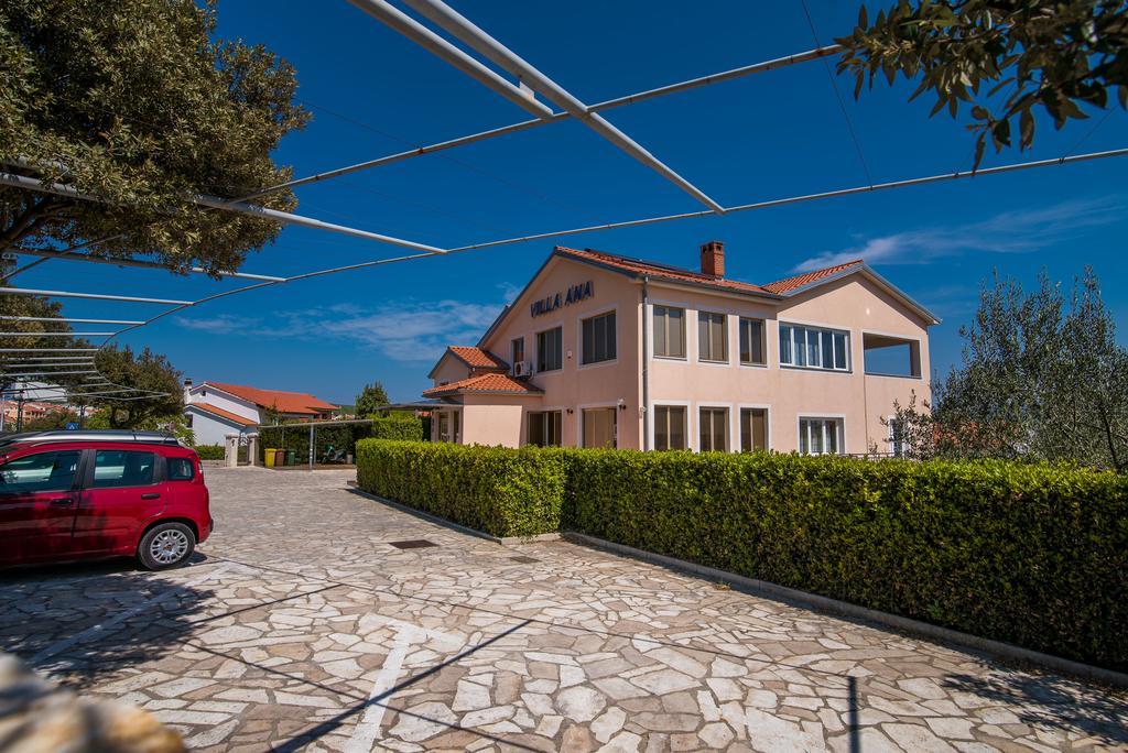Apartments Villa Ana Krk Town Eksteriør billede