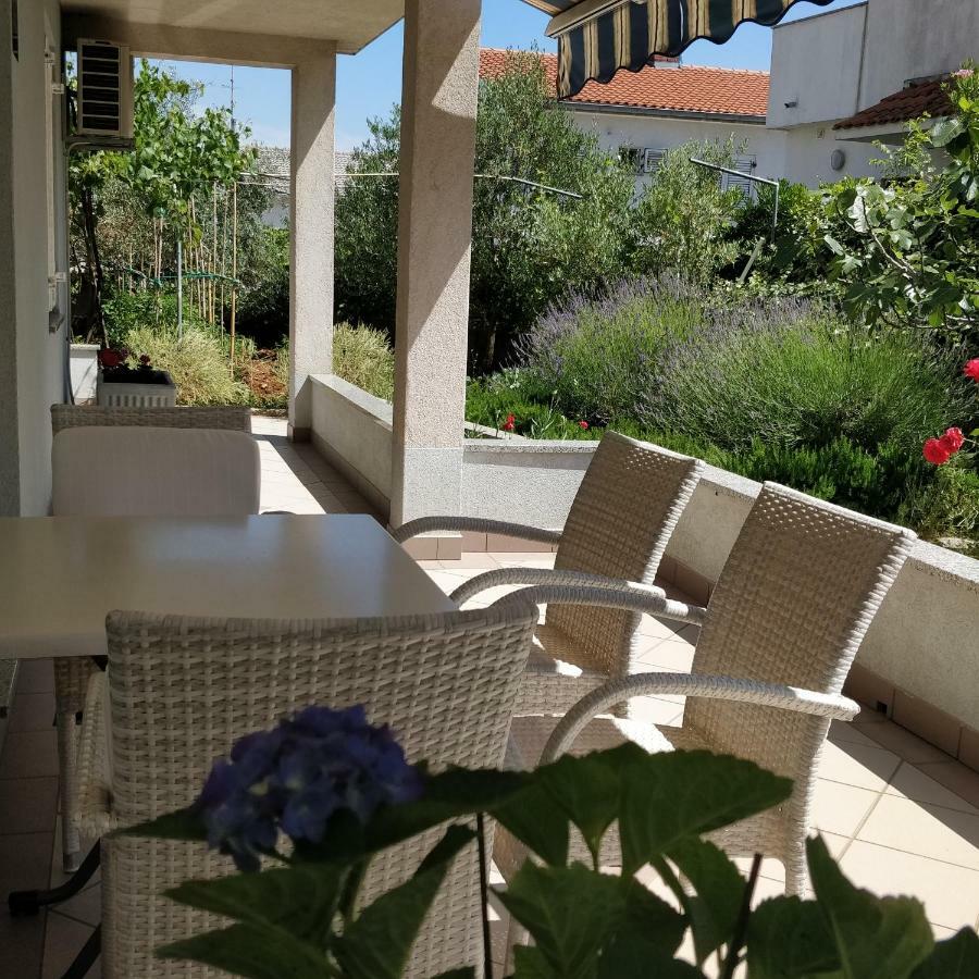 Apartments Villa Ana Krk Town Eksteriør billede
